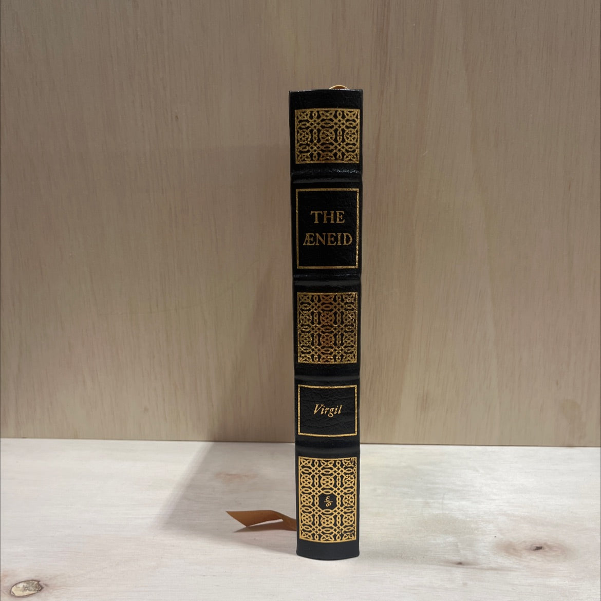 the aeneid book, by virgil, 1970 Leather image 4