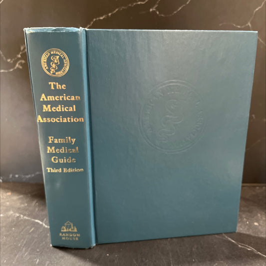 the american medical association family medical guide book, by Charles B. Clayman, 1994 Hardcover image 1