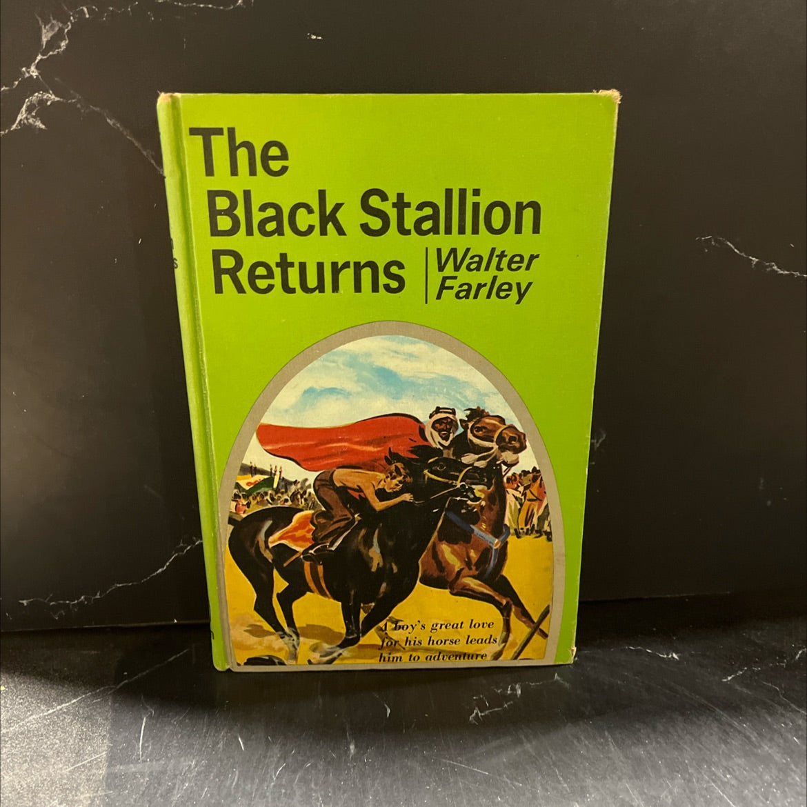 the black stallion returns book, by walter farley, 1945 Hardcover image 1