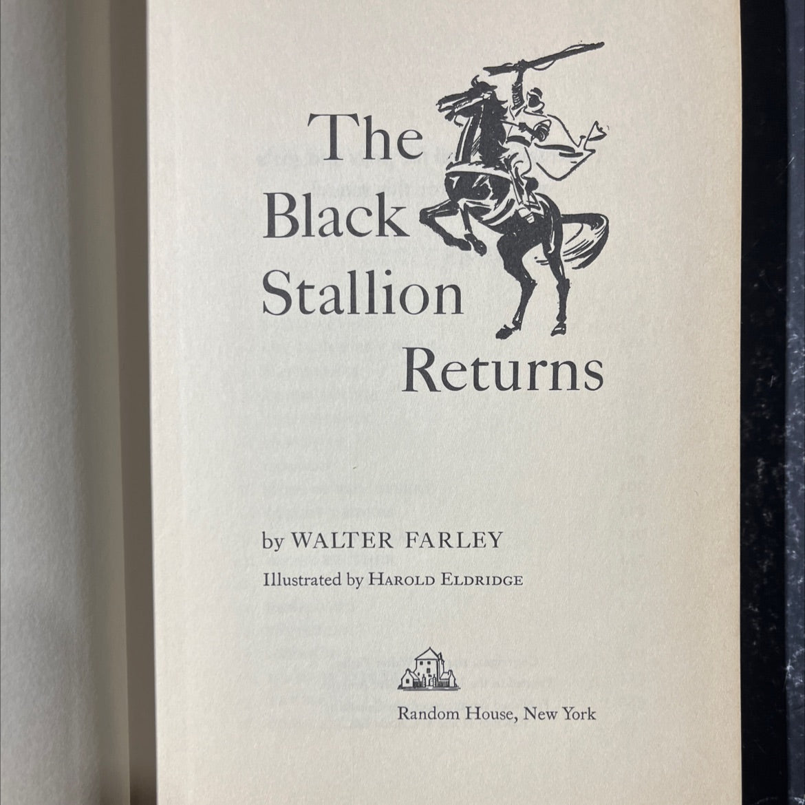 the black stallion returns book, by walter farley, 1945 Hardcover image 2