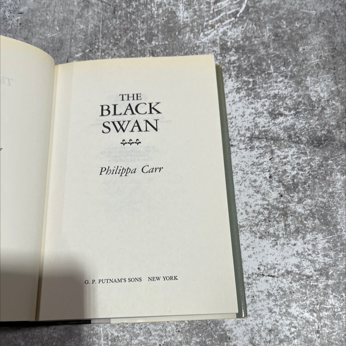 the black swan book, by Philippa Carr, 1990 Hardcover image 2