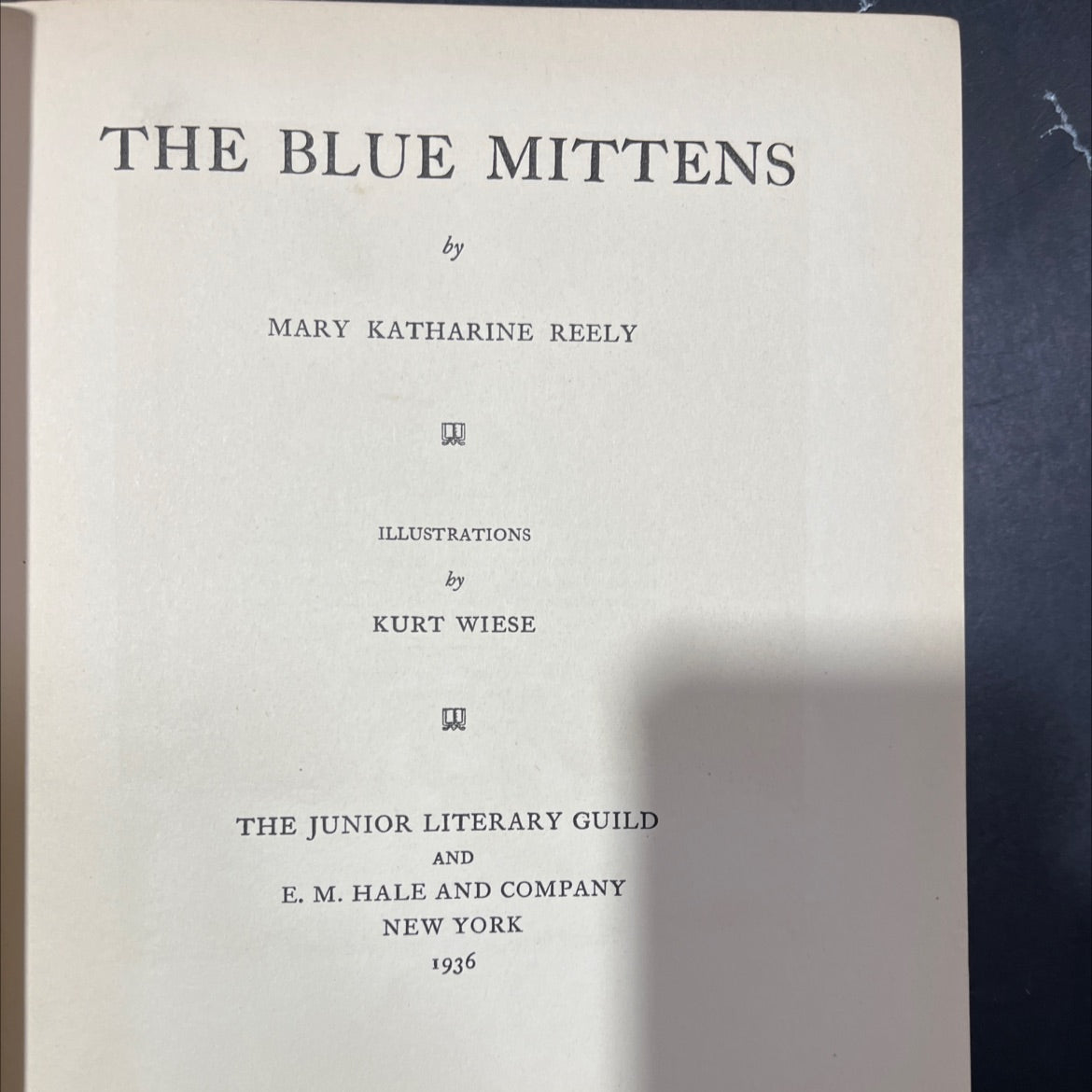 the blue mittens book, by mary katharine reely, 1936 Hardcover image 2
