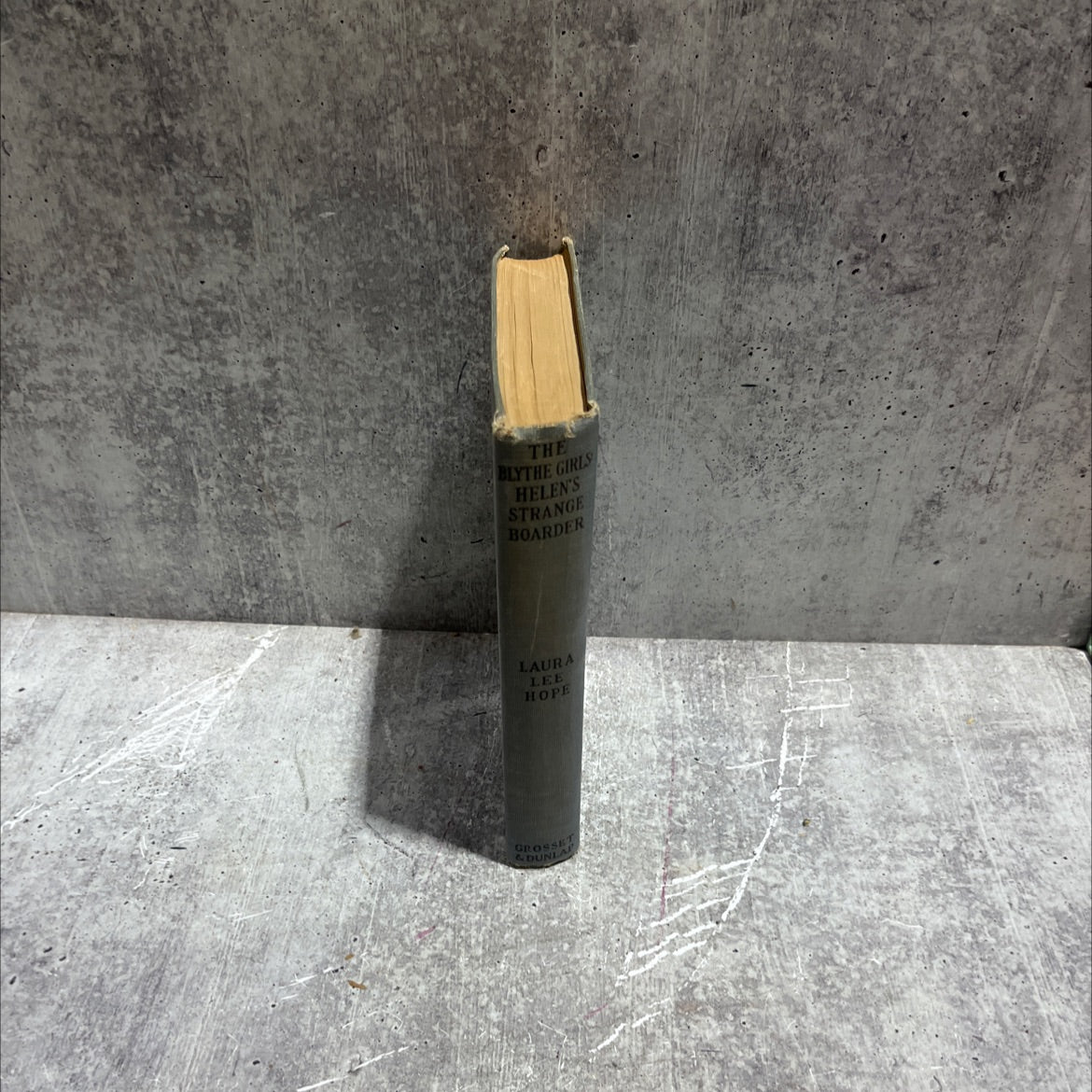 the blythe girls: helen's strange boarder book, by laura lee hope, 1925 Hardcover image 4