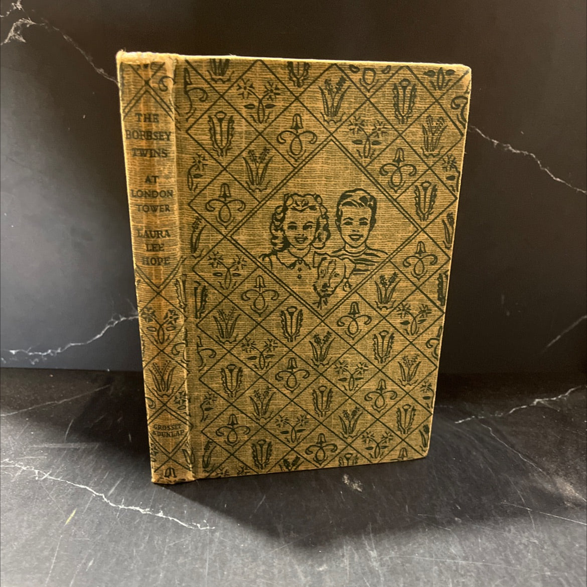 the bobbsey twins at london tower book, by laura lee hope, 1959 Hardcover image 1