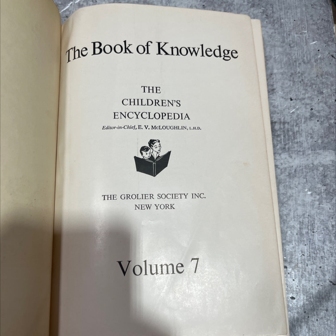 the book of knowledge the children's encyclopedia book, by e. v. mcloughlin, 1953 Hardcover image 2