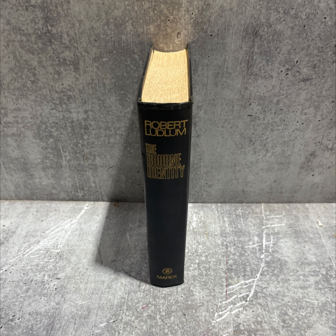 the bourne identity book, by robert ludlum, 1980 Hardcover image 4