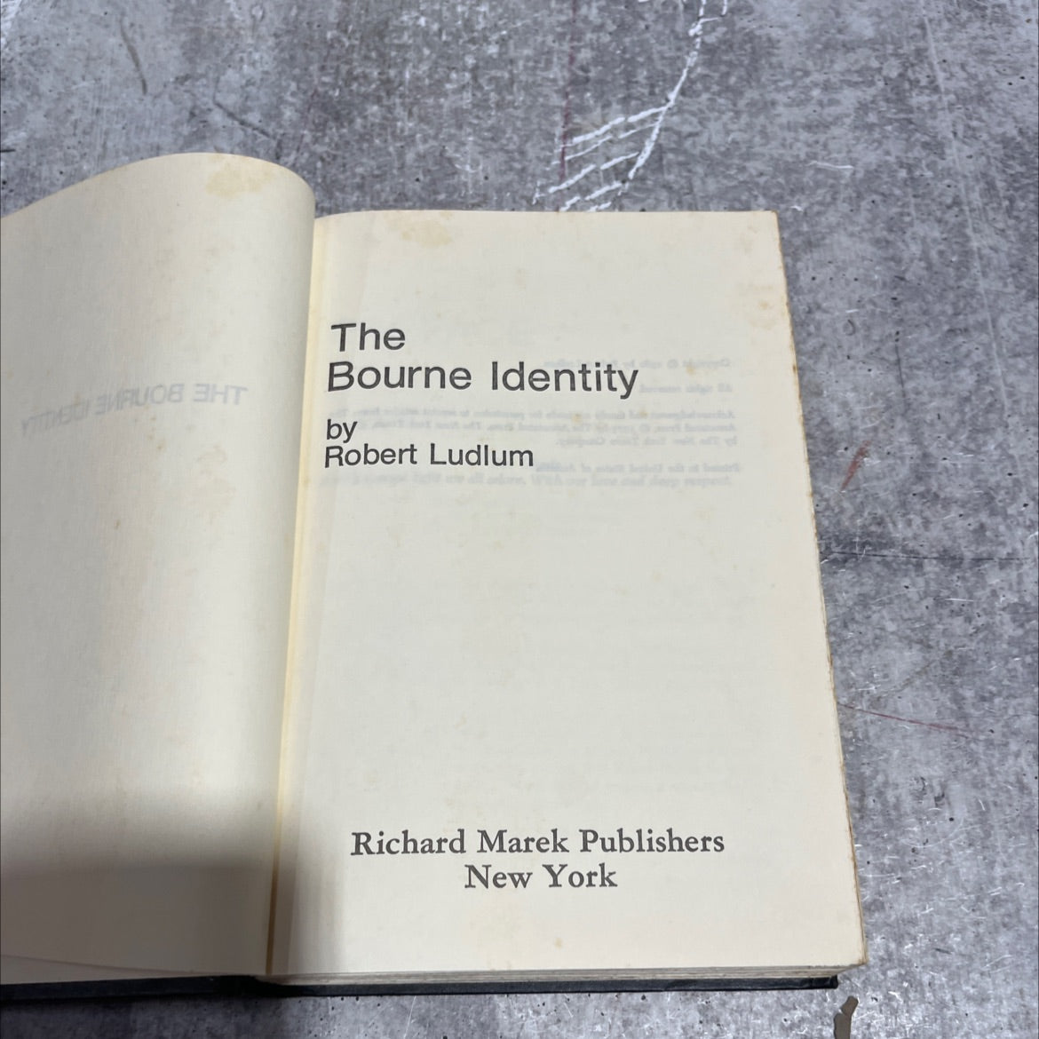 the bourne identity book, by robert ludlum, 1980 Hardcover image 2