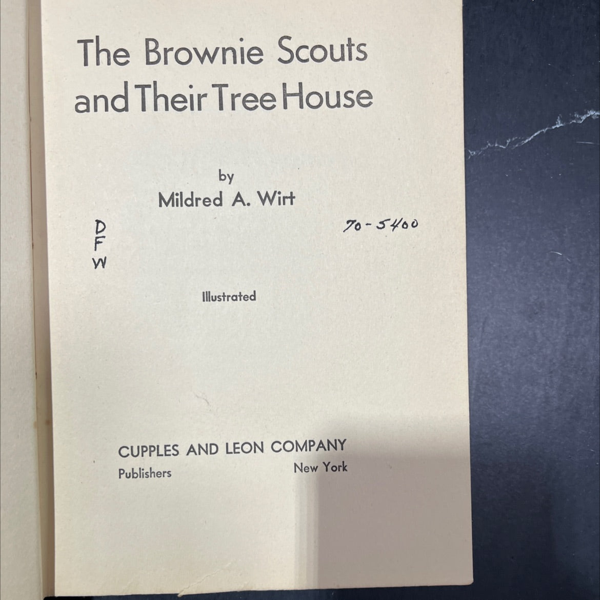 the brownie scouts and their tree house book, by mildred a. wirt, 1951 Hardcover image 2