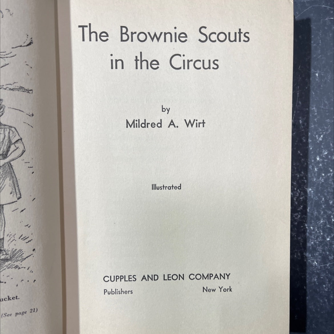 the brownie scouts in the circus book, by mildred a. wirt, 1949 Hardcover image 2