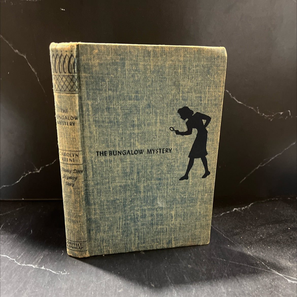 the bungalow mystery book, by carolyn keene, 1980 Hardcover image 1