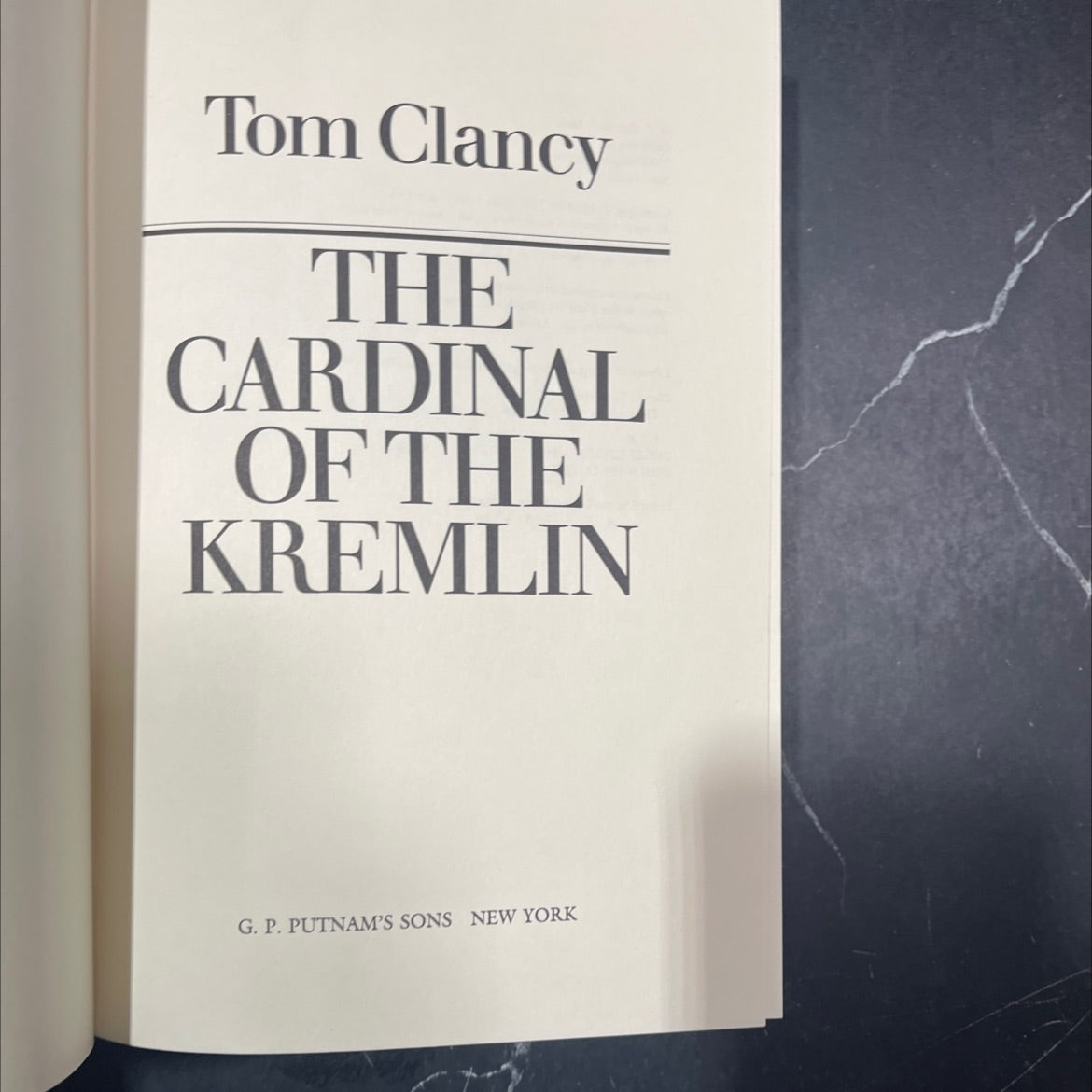 the cardinal of the kremlin book, by Tom Clancy, 1988 Hardcover image 3