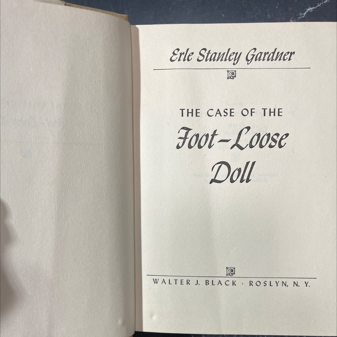 the case of the foot-loose doll book, by erle stanley gardner, 1958 Hardcover image 2