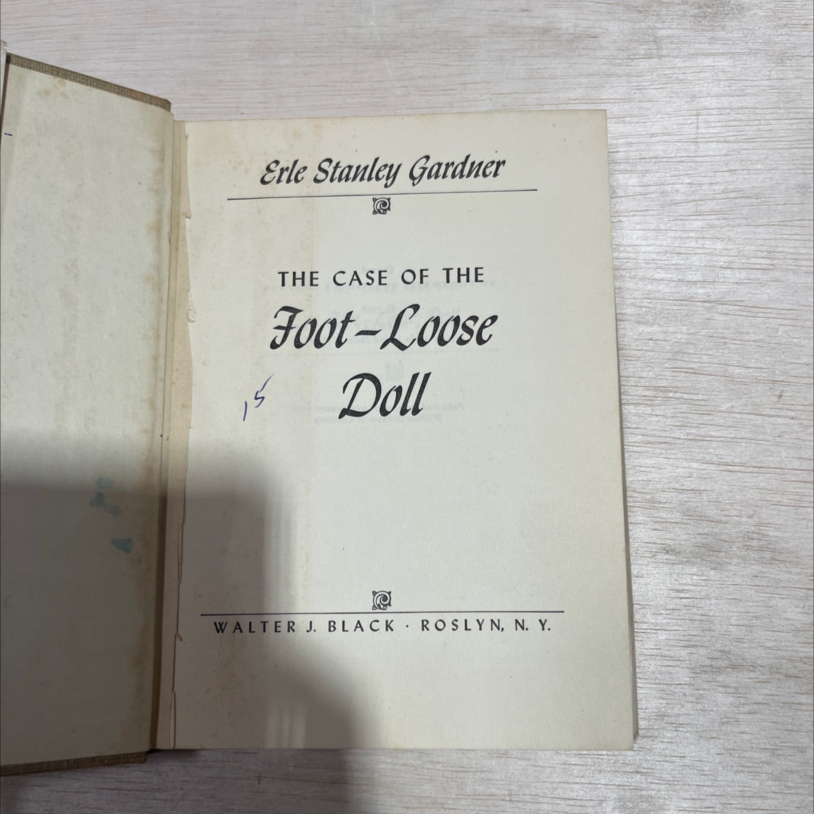 the case of the foot-loose doll book, by erle stanley gardner, 1958 Hardcover image 2