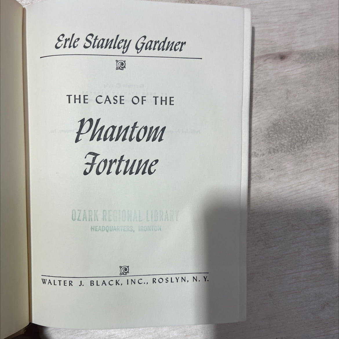 the case of the phantom fortune book, by erle stanley gardner, 1964 Hardcover, Vintage image 2
