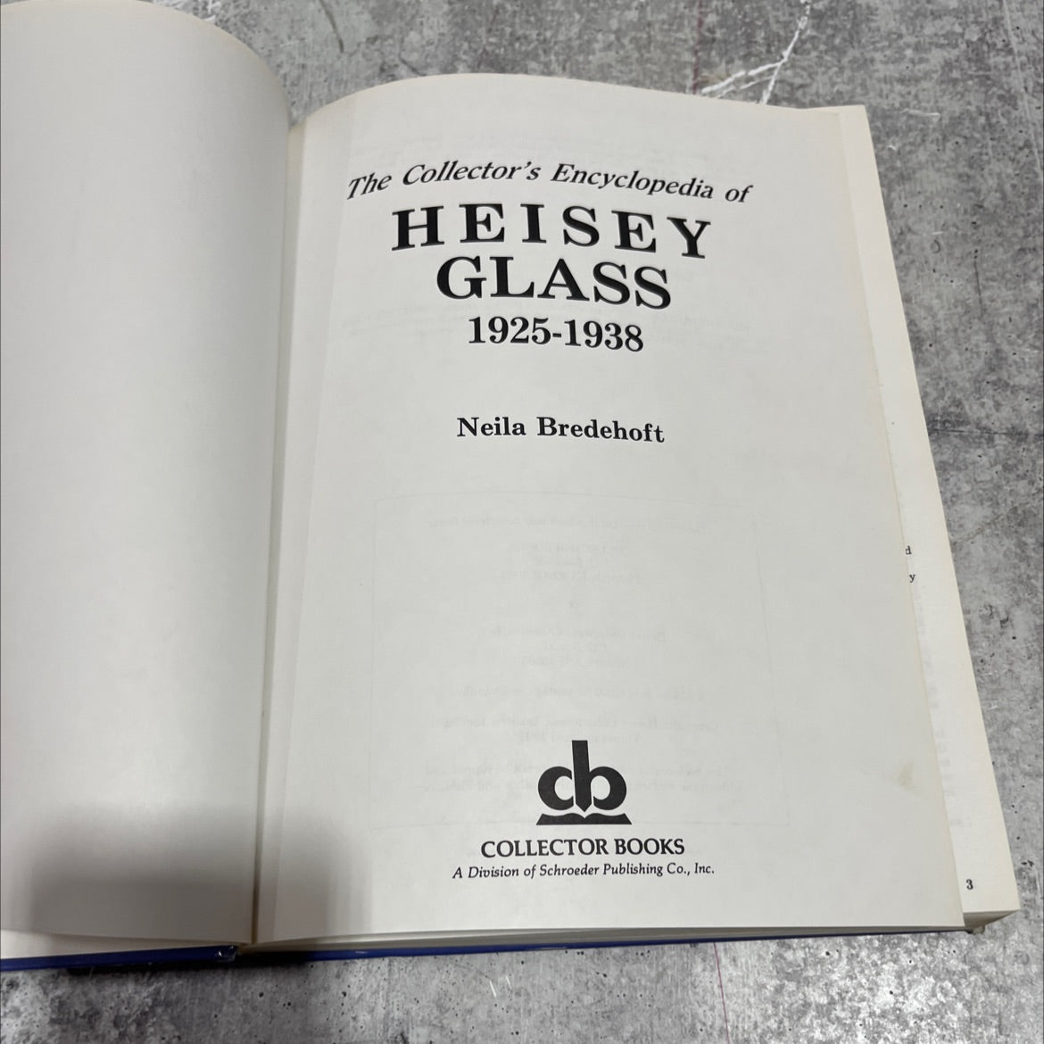 the collector's encyclopedia of heisey glass 1925-1938 book, by neila bredehoft, 1991 Hardcover image 2
