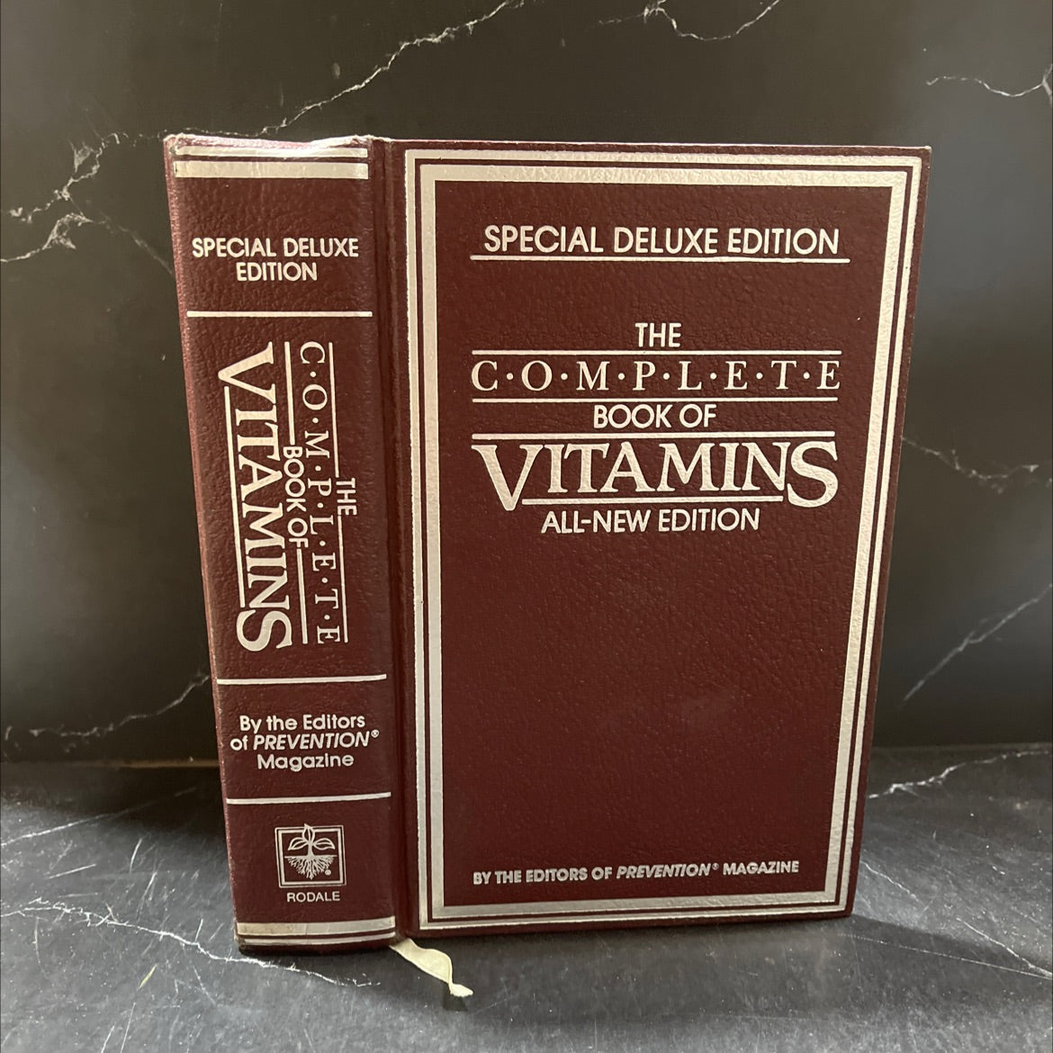 the complete book of vitamins all new edition book, by editors of prevention magazine, 1984 Hardcover image 1