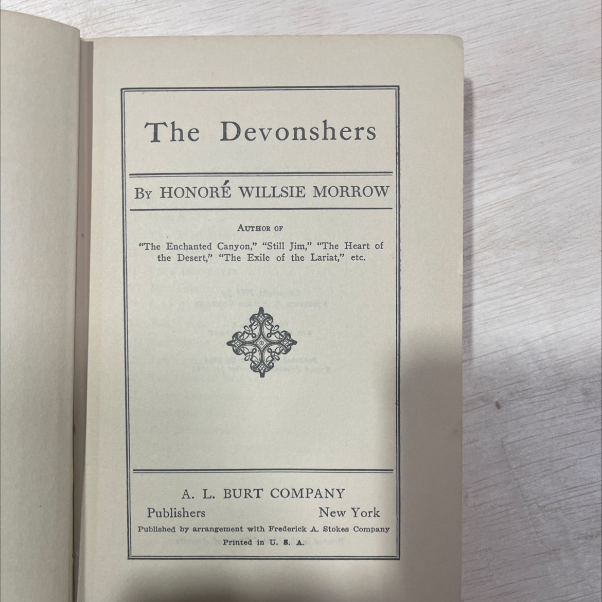 the devonshers book, by honoré willsie morrow, 1924 Hardcover, Antique, Heavily Used image 2