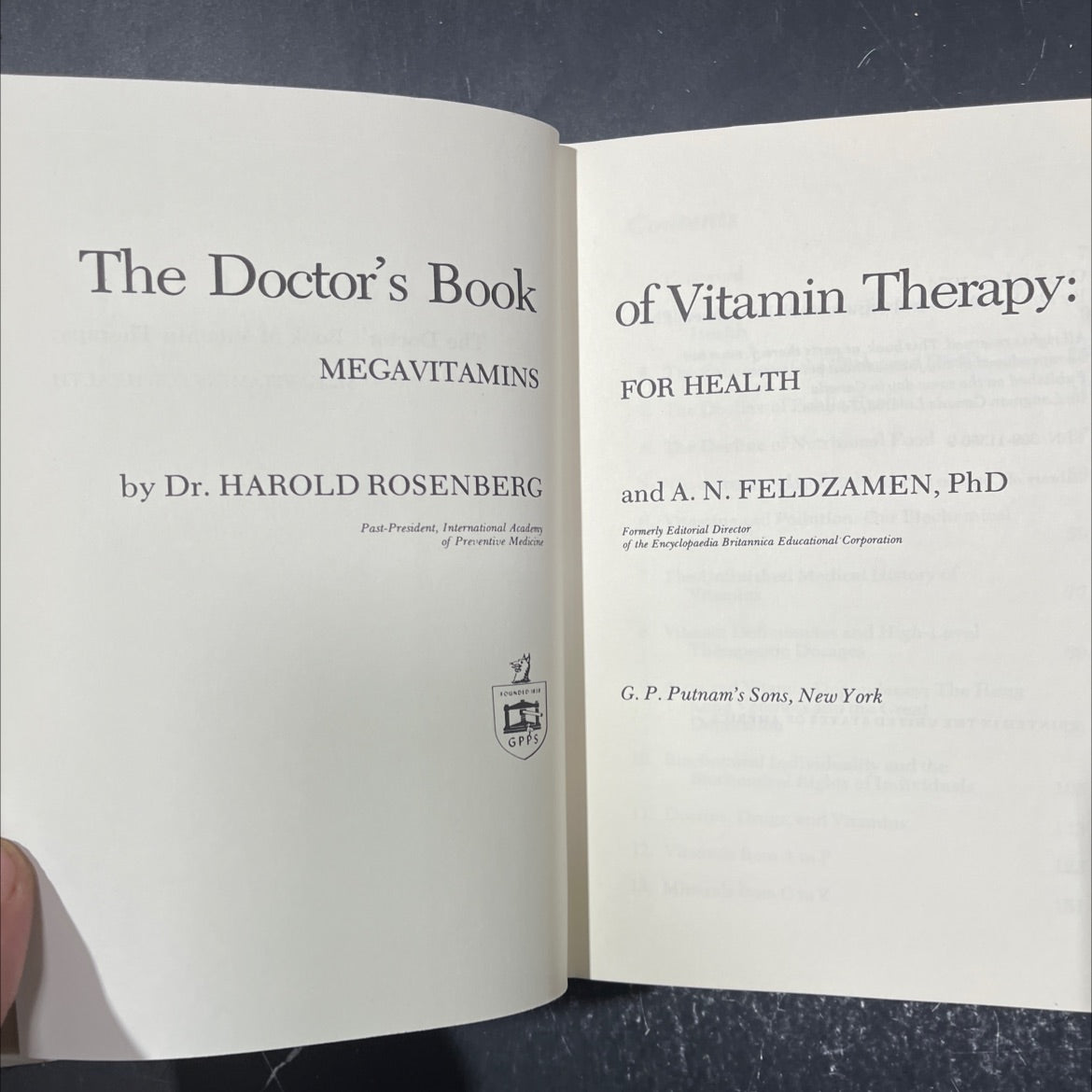 the doctor's book megavitamins of vitamin therapy: for health book, by dr. harold rosenberg, a. n. feldzamen, 1974 image 2