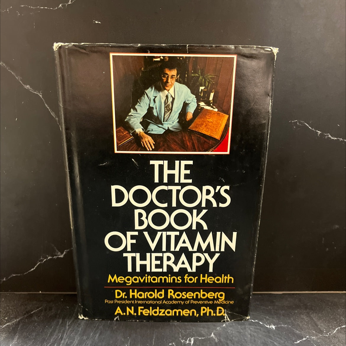 the doctor's book megavitamins of vitamin therapy: for health book, by dr. harold rosenberg, a. n. feldzamen, 1974 image 1