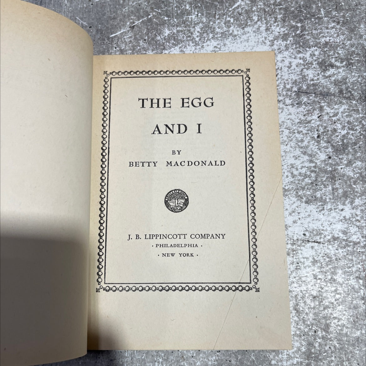 the egg and i book, by betty macdonald, 1946 Hardcover image 2