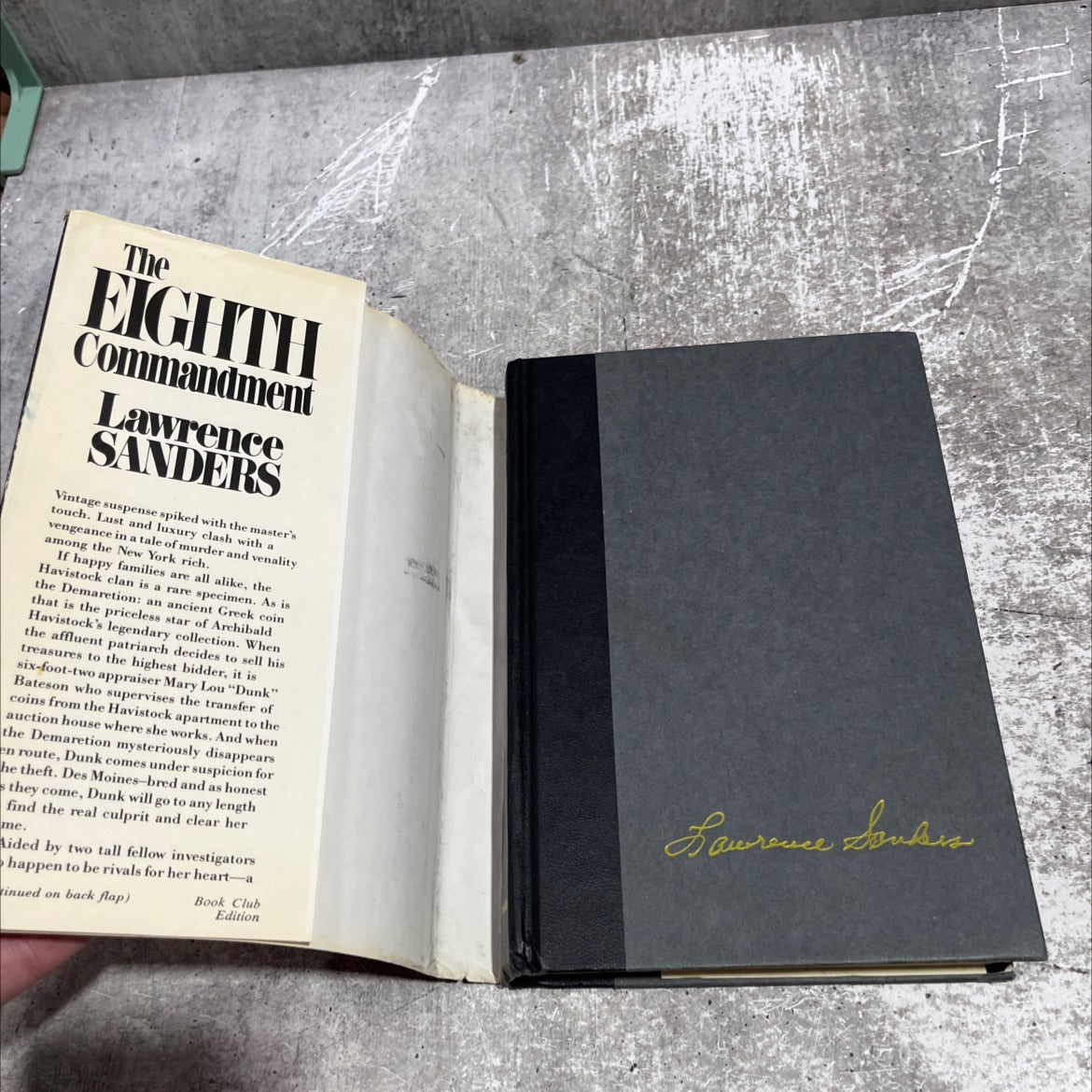 the eighth ment commandment book, by lawrence sanders, 1986 Hardcover image 4