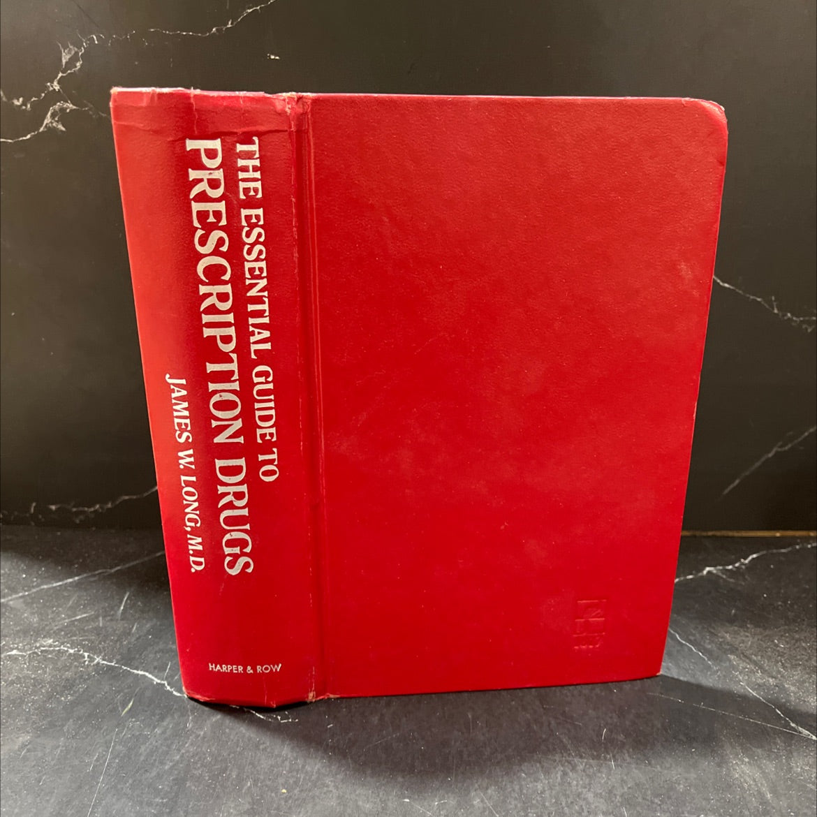 the essential guide to prescription drugs: what you need to know for safe drug use book, by james w. long, m.d., 1977 image 1