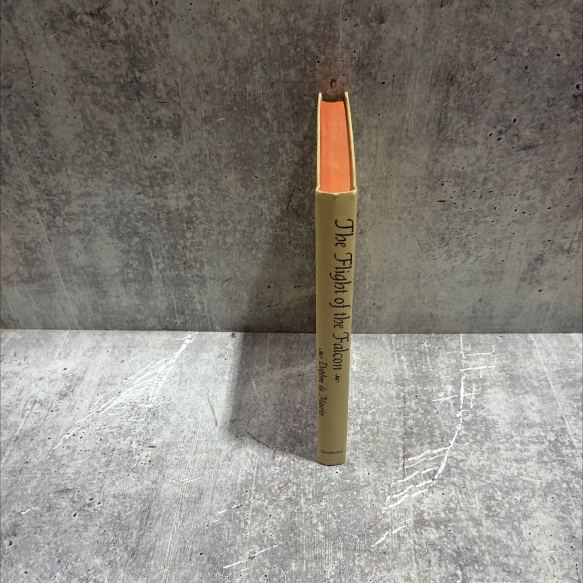 the flight of the falcon book, by daphne du maurier, 1965 Hardcover image 4
