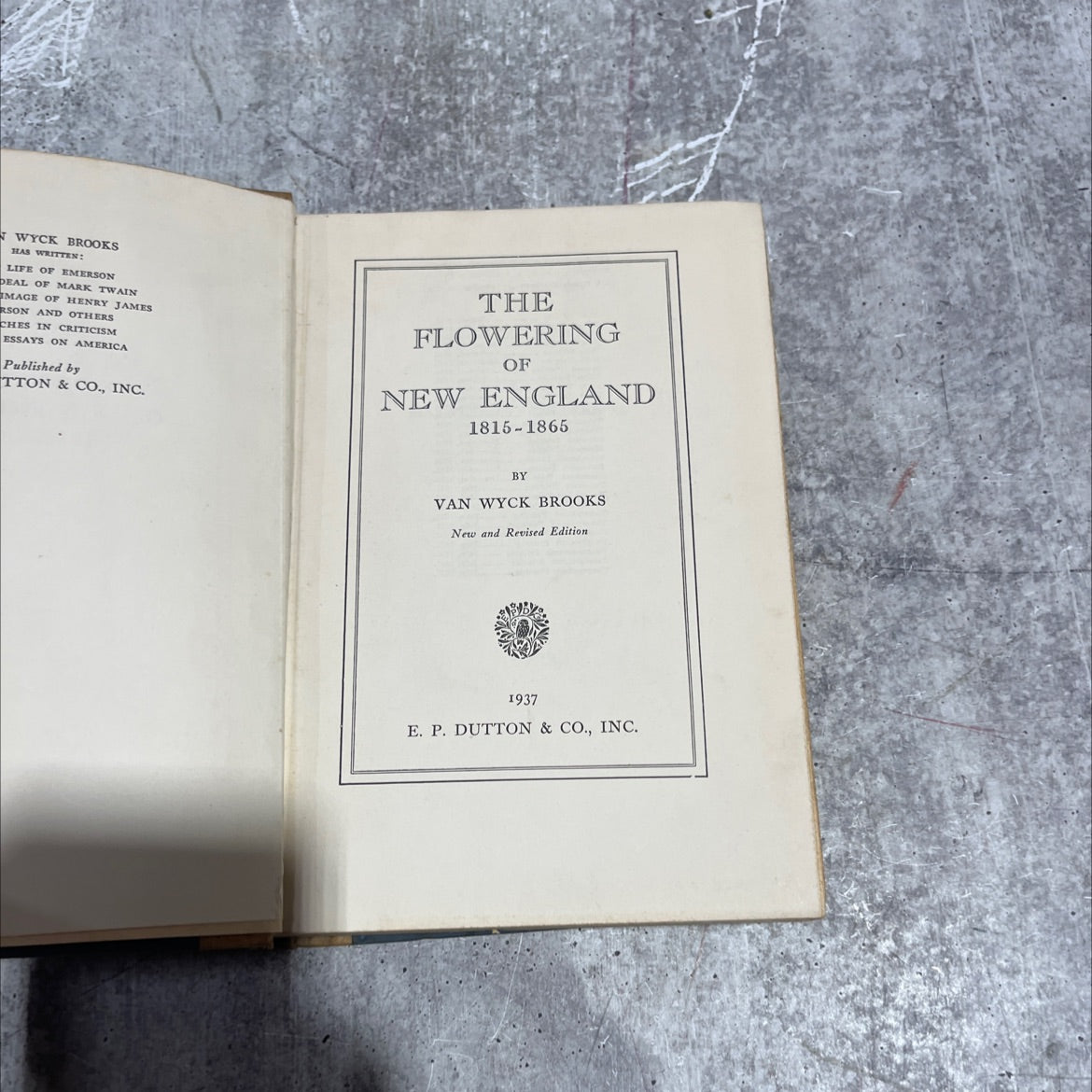 the flowering of new england 1815-1865 book, by van wyck brooks, 1937 Leather image 2
