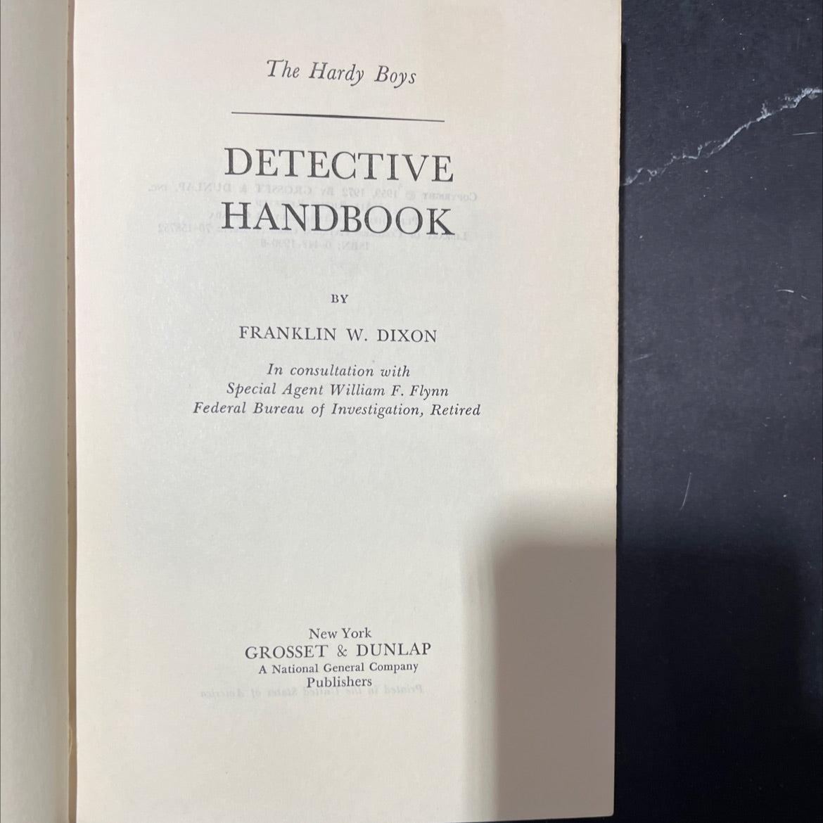 the hardy boys detective handbook book, by franklin w. dixon, 1972 Hardcover image 2