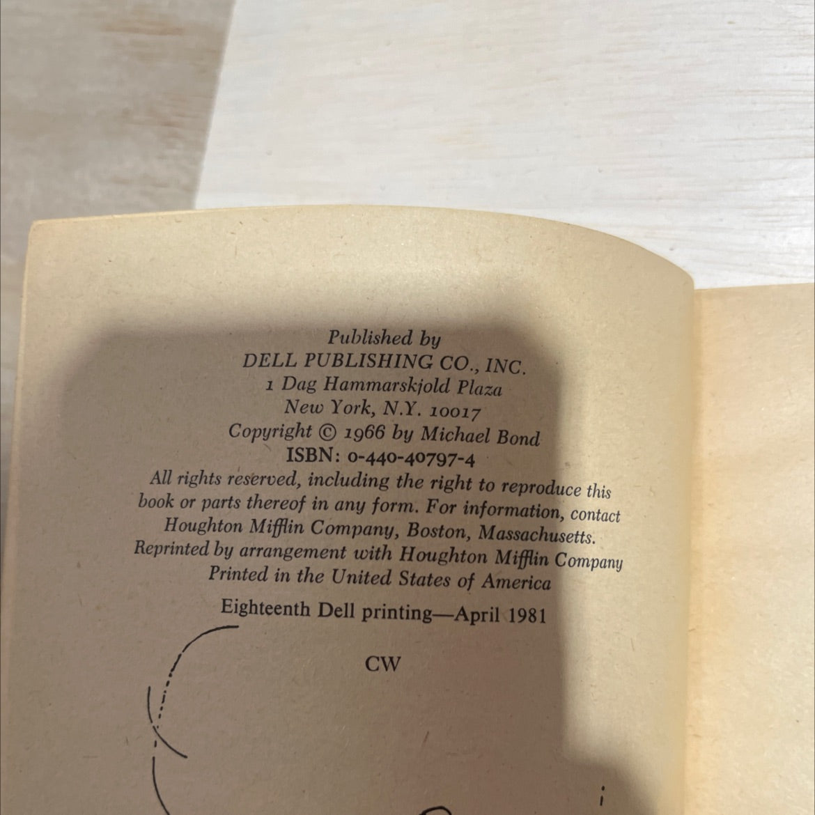 the hilarious adventures of paddington book, by Michael Bond, 1981 Paperback image 3