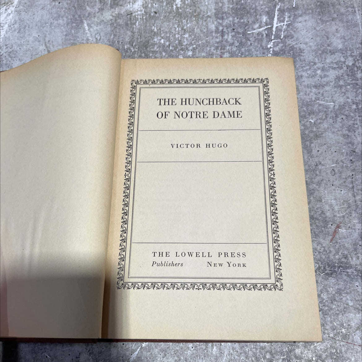 the hunchback of notre dame book, by victor hugo, 1970 Hardcover image 2