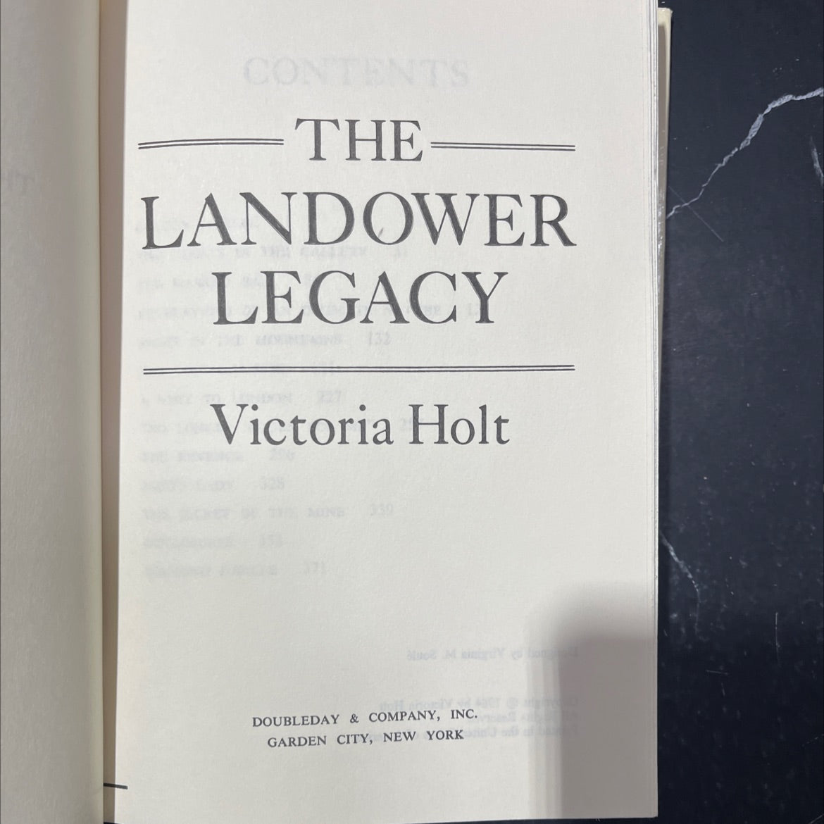 the landower legacy book, by Victoria Holt, 1984 Hardcover image 2
