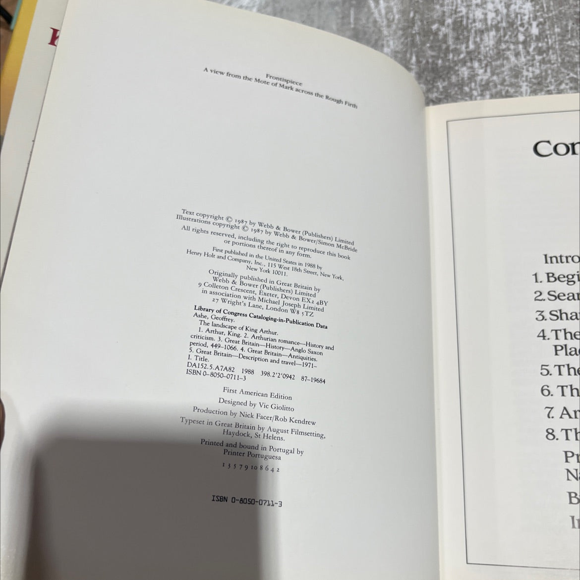 the landscape of king arthur book, by geoffrey ashe, 1988 Hardcover image 3