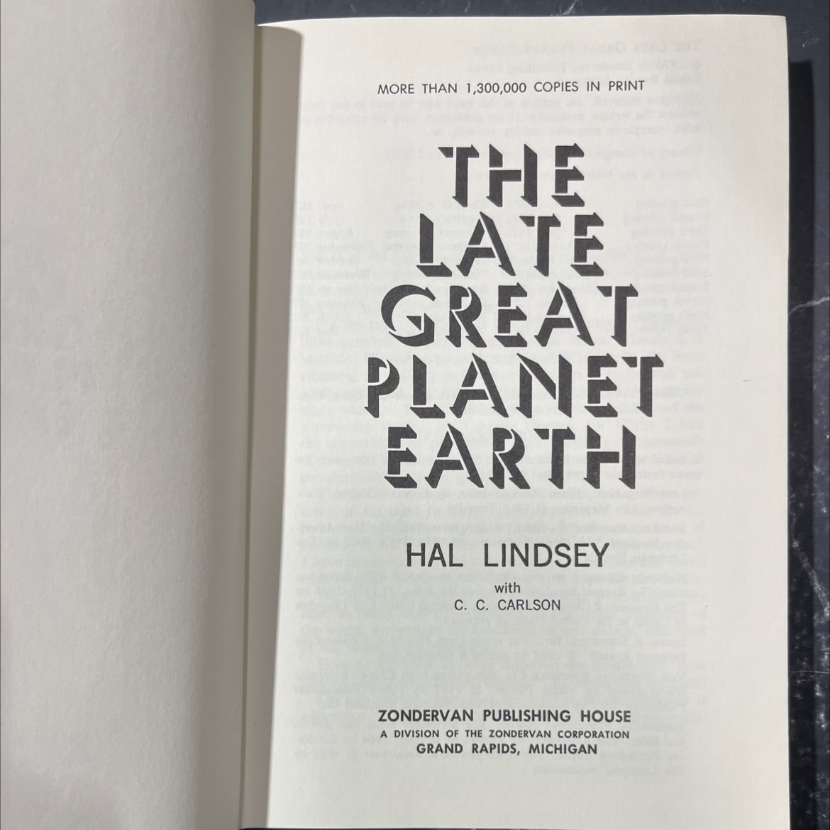 the late great planet earth book, by hal lindsey with c. c. carlson, 1970 Hardcover image 2