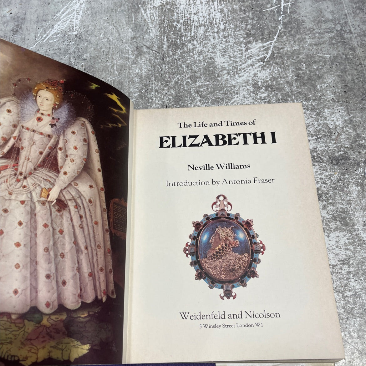 the life and times of elizabeth i book, by neville williams, 1972 Hardcover image 2