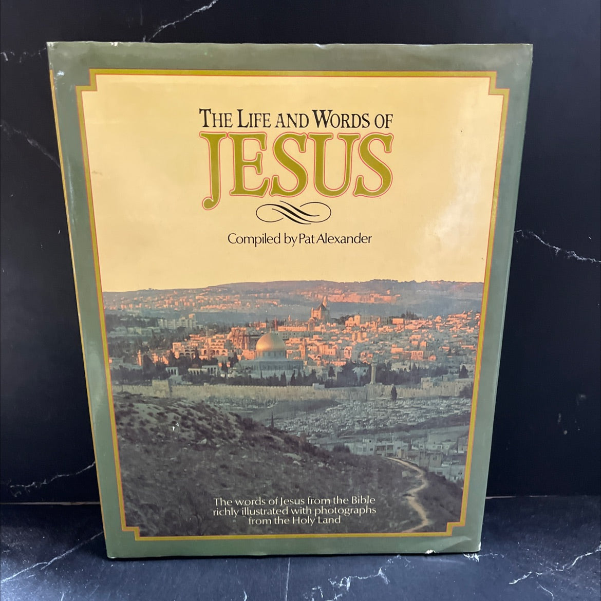 the life and words of jesus book, by Pat Alexander, 1983 Hardcover image 1