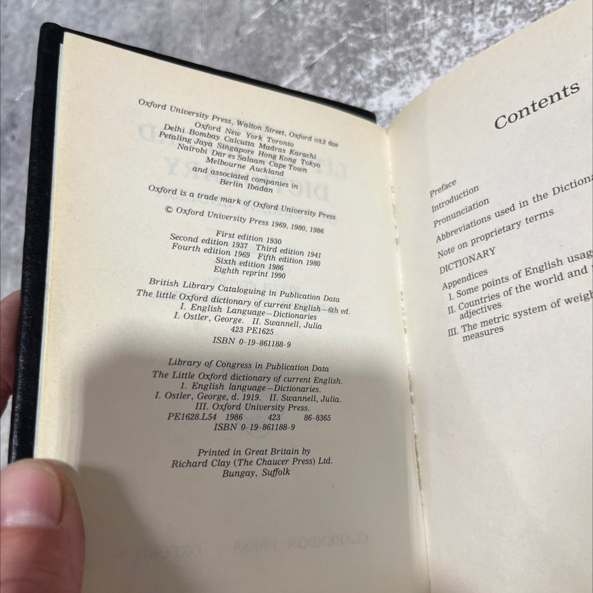 the little oxford dictionary of current english book, by george ostler, julia swannell, 1986 Leather image 3