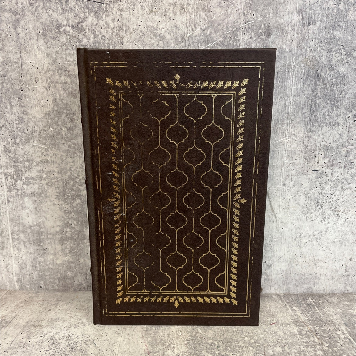 the magic mountain book, by thomas mann, 1955 Leather image 1