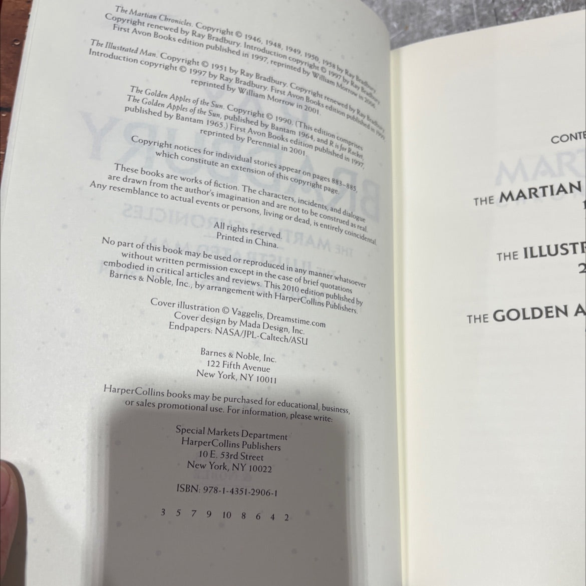 the martian chronicles, the illustrated man, the golden apples of the sun book, by ray bradbury, 2006 Leather image 3