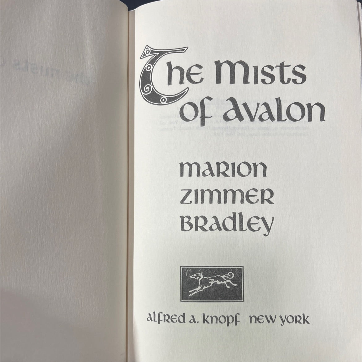 the mists of avalon book, by Marion Zimmer Bradley, 1982 Hardcover image 2