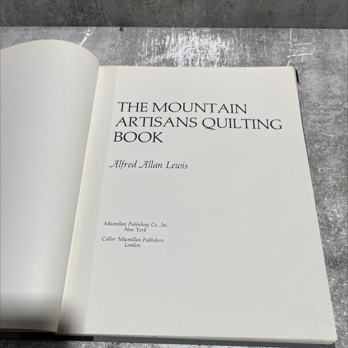 the mountain artisans quilting book book, by alfred allan lewis, 1973 Hardcover image 2