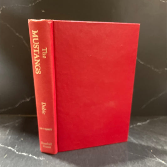 the mustangs book, by j. frank dobie, 1952 Hardcover image 1