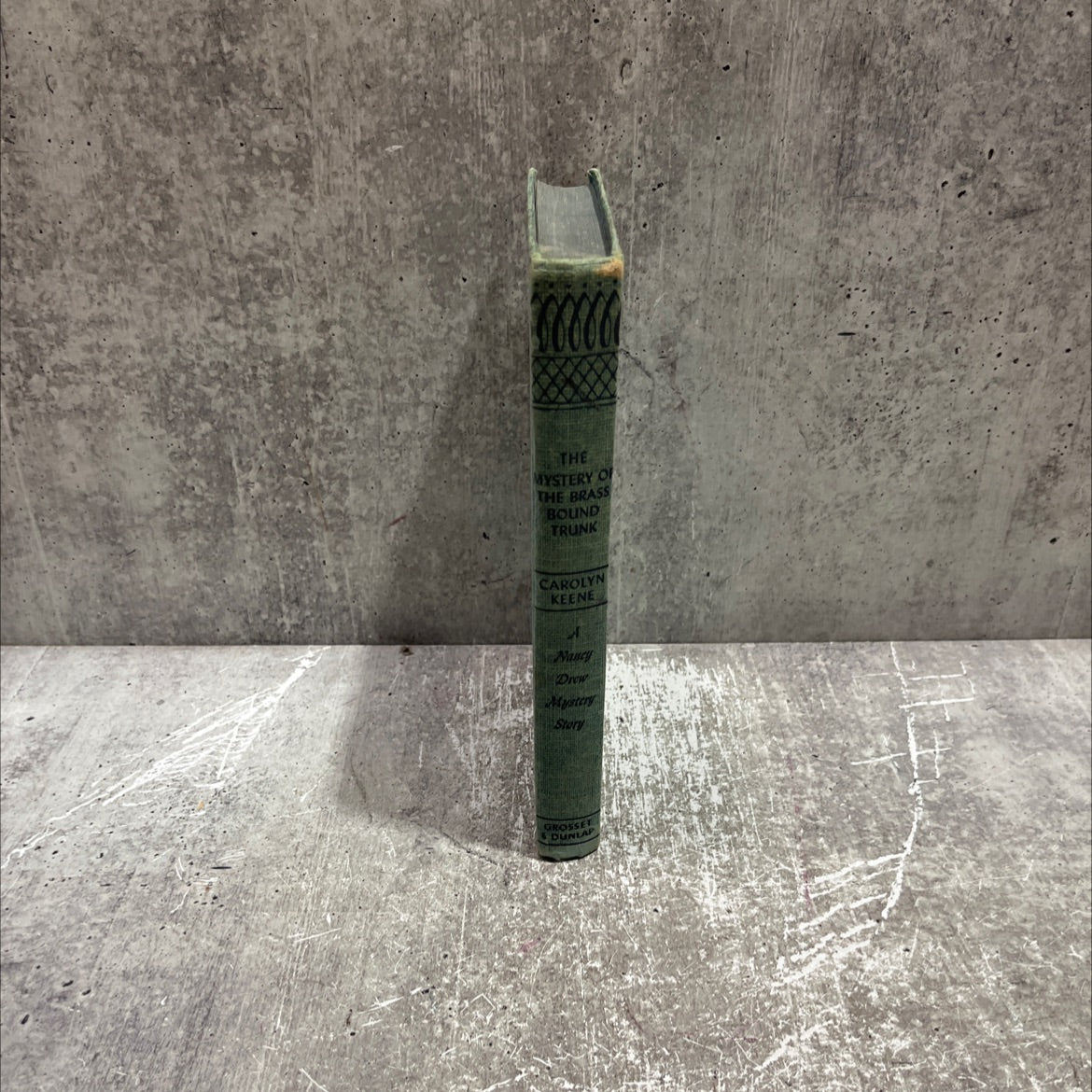 the mystery of the brass bound trunk book, by carolyn keene, 1940 Hardcover image 4