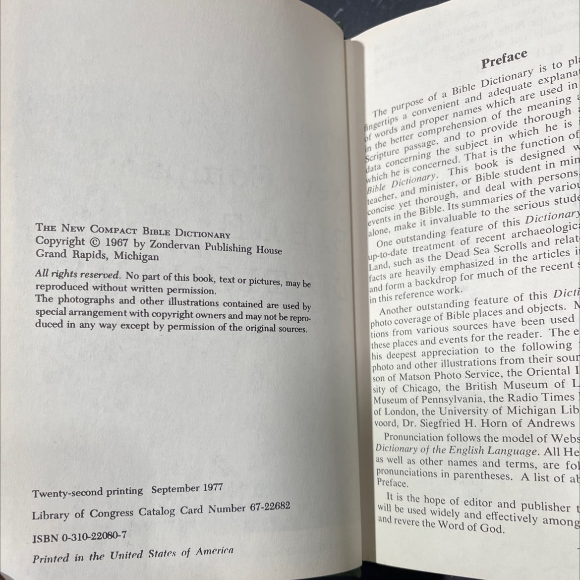 the new compact bible dictionary book, by t. alton bryant, 1977 Hardcover image 3