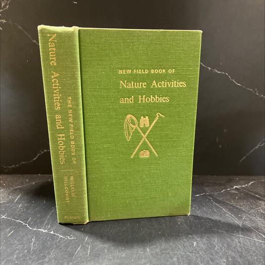 the new field book of nature activities and hobbies book, by william hillcourt, 1970 Hardcover image 1