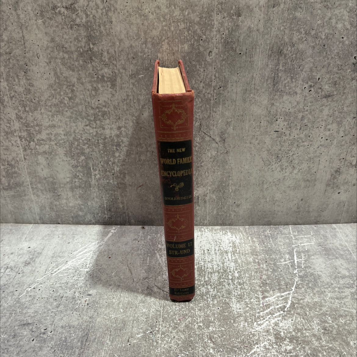 the new world family encyclopedia book, by william h. hendelson, 1954 Hardcover image 4