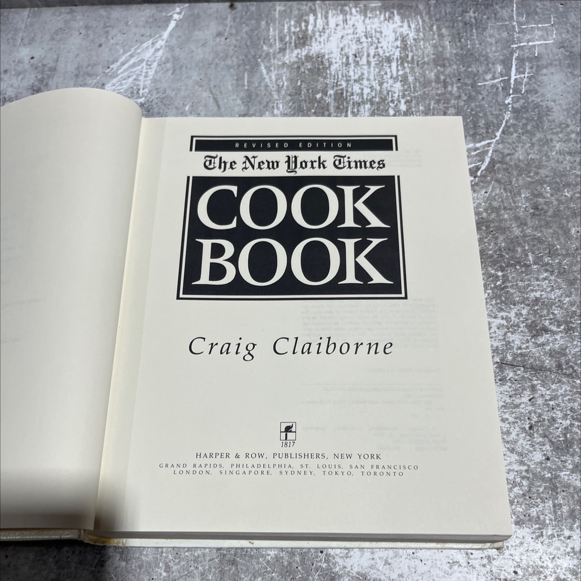 the new york times cook book book, by Craig Claiborne, 1990 Hardcover image 2