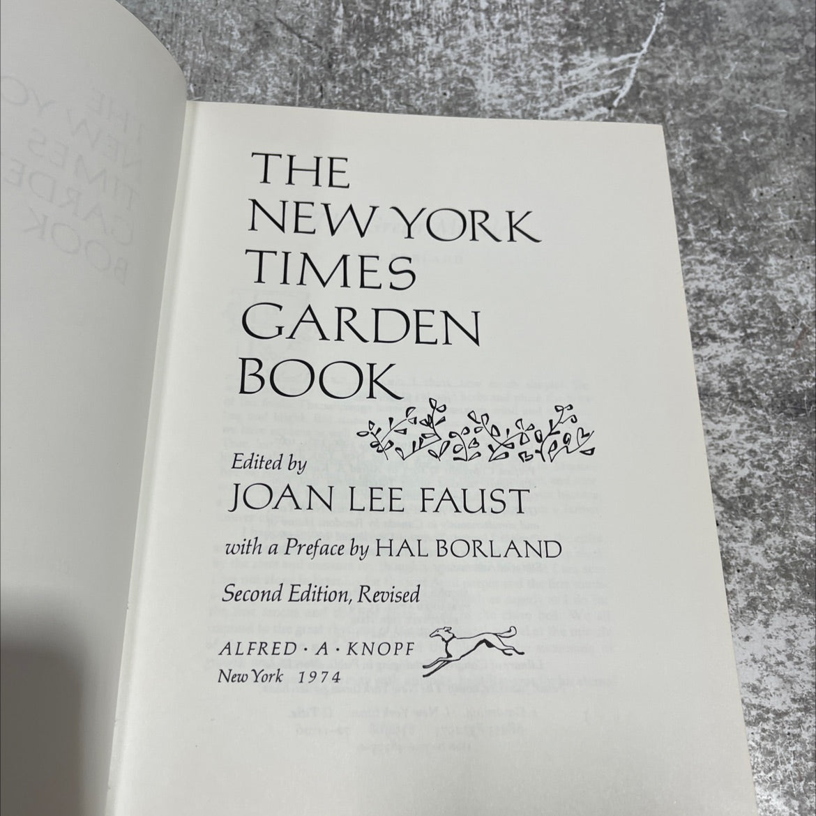 the new york times garden book book, by joan lee faust, 1974 Hardcover image 2