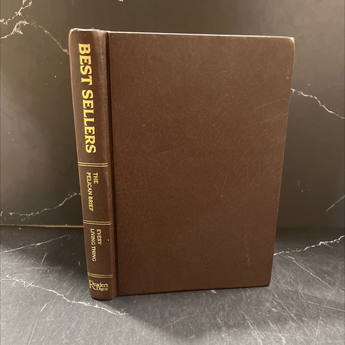 the pelican brief book, by john grisham, 1992 Hardcover image 1