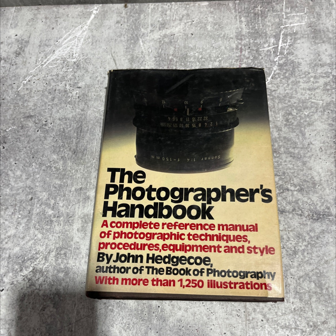 the photographer's handbook book, by john hedgecoe, 1979 Hardcover image 1
